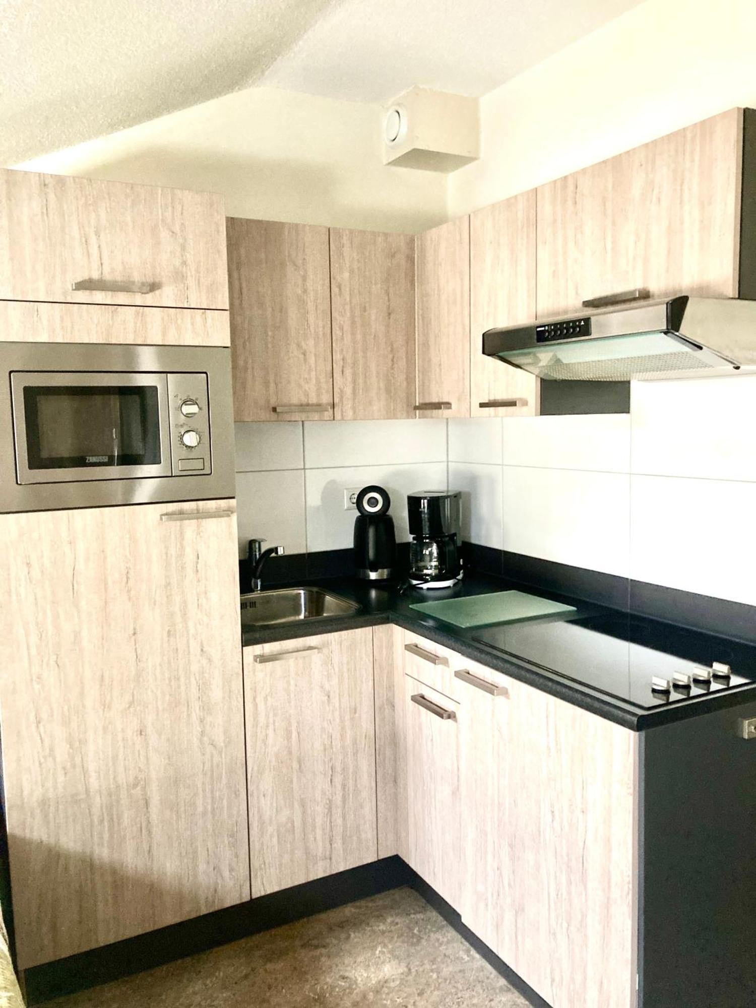Nicolette Apartments Катвейк-ан-Зе Номер фото